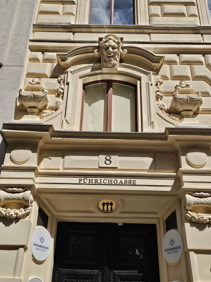 FÜHR8